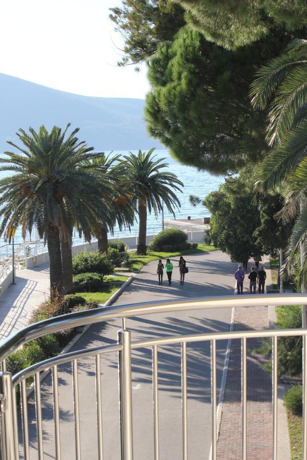 Chic Apartment In The City Center By The Sea Tivat Exterior photo
