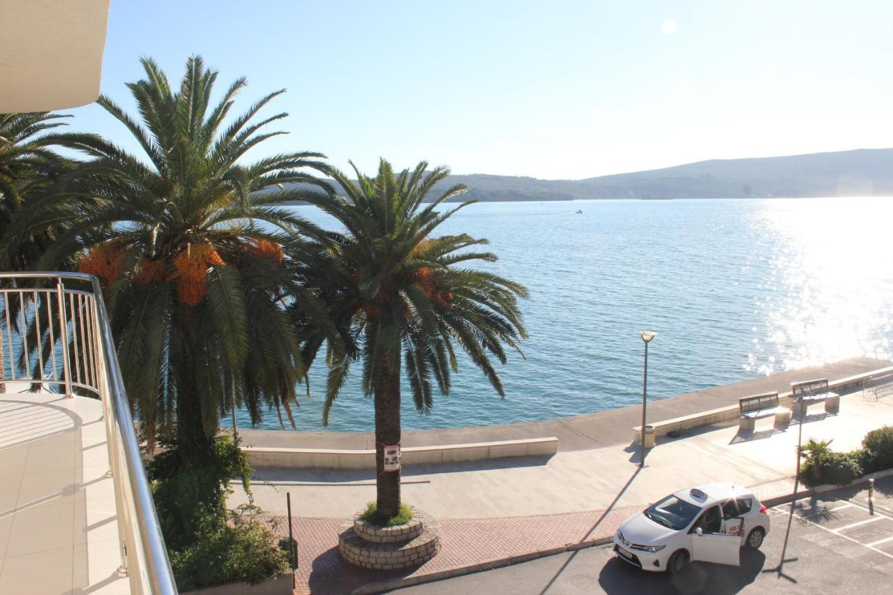 Chic Apartment In The City Center By The Sea Tivat Exterior photo