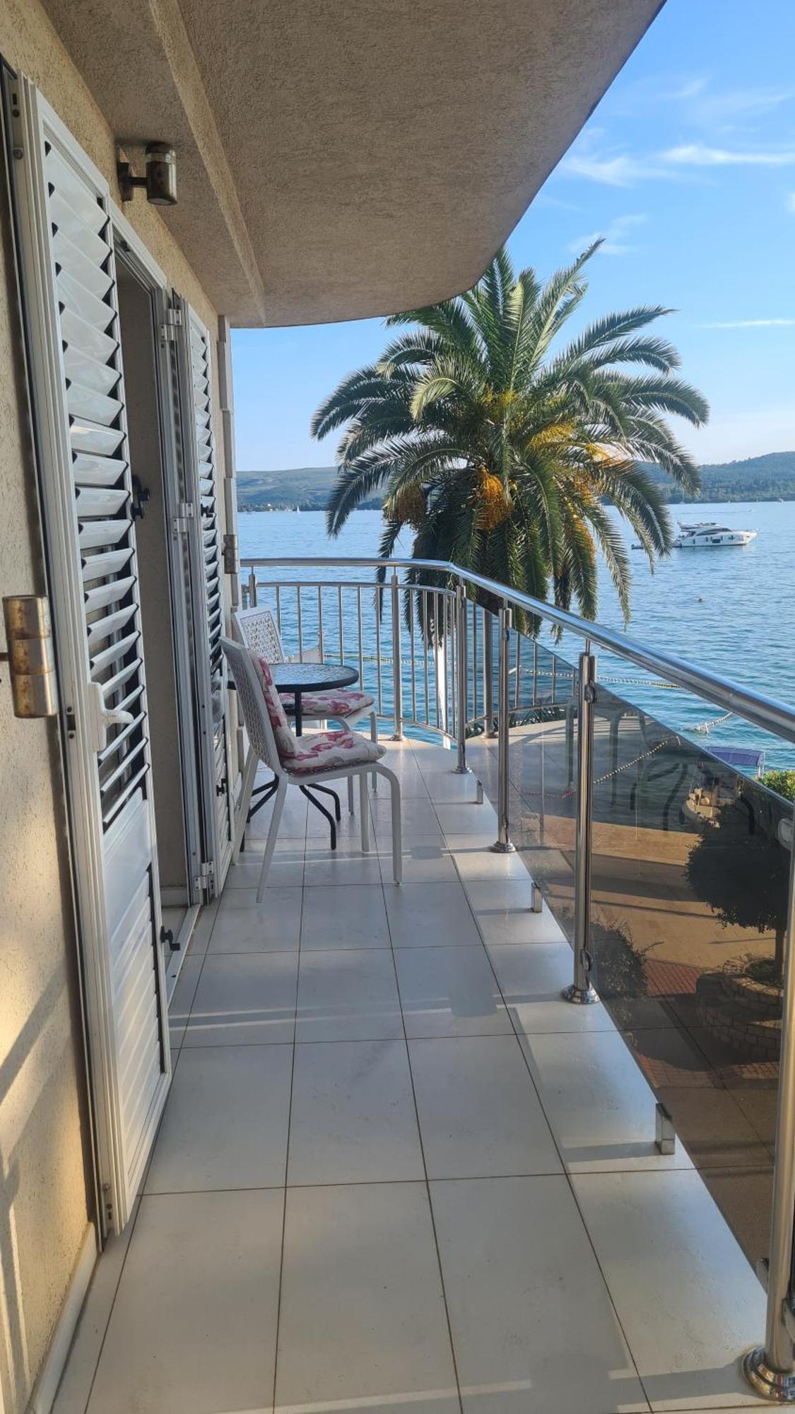 Chic Apartment In The City Center By The Sea Tivat Exterior photo